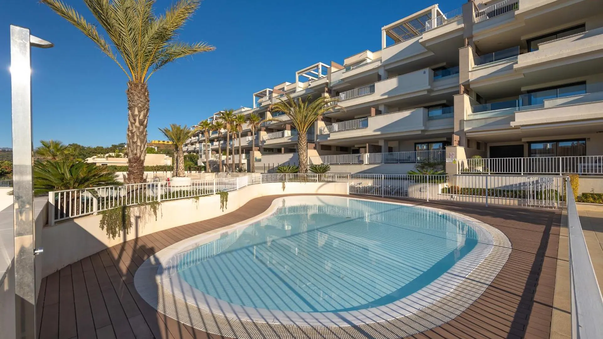 Apartment 3 Bedroom With Private Pool Cala De Mijas