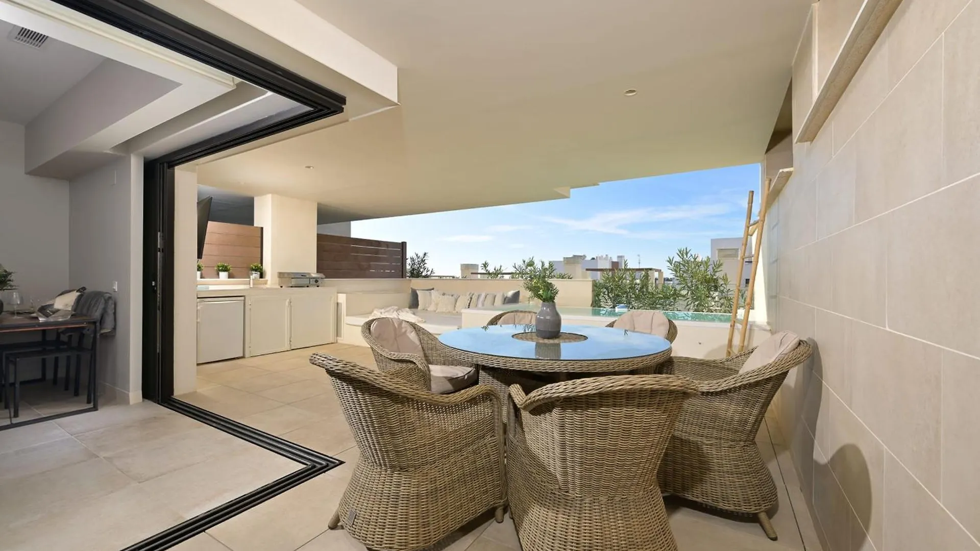 Apartment 3 Bedroom With Private Pool Cala De Mijas Spain